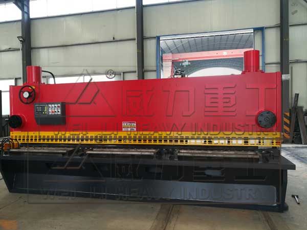 12x4000液壓閘式剪板機圖片