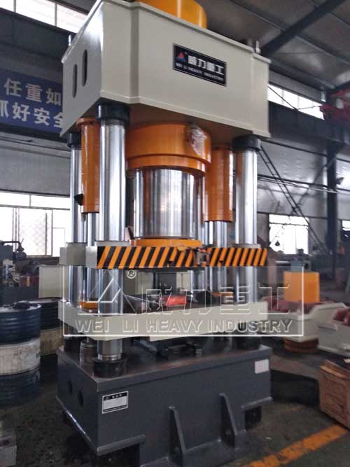 630噸粉末成型液壓機正視圖