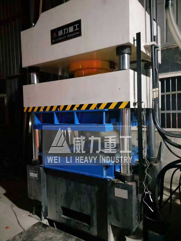315噸不銹鋼水箱板拉伸機(jī)