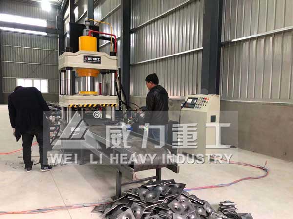 陜西錨桿錨索托盤生產(chǎn)現(xiàn)場圖