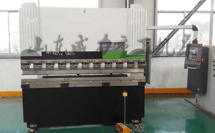 電液伺服數(shù)控折彎?rùn)C(jī)WE67K-100T/3200折彎?rùn)C(jī)